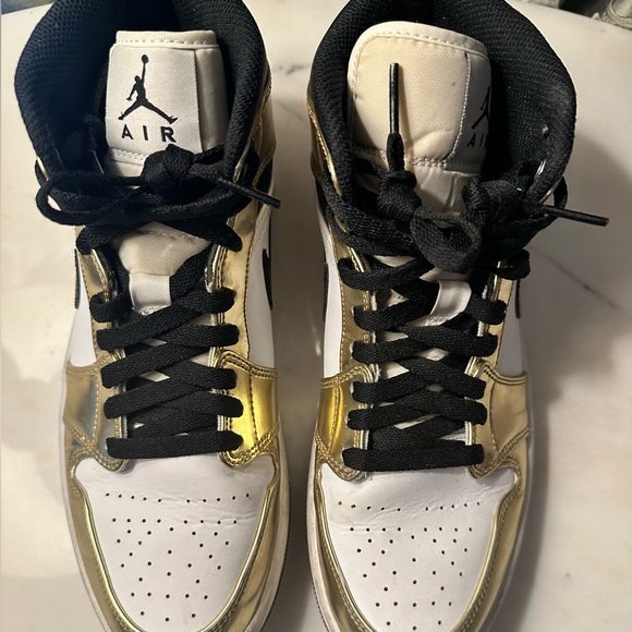 Nike air Jordan 1 mid metallic gold - women’s 8 - Picture 2 of 6